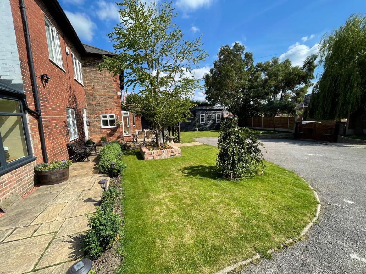 Borrowfield Lodge Derby Exterior photo
